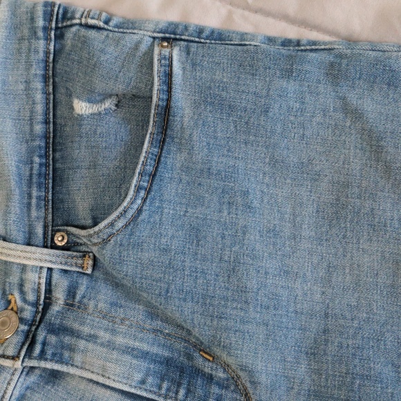 Levi's Bermuda Shorts sz 30 Light Wash Distressed - Picture 4 of 8